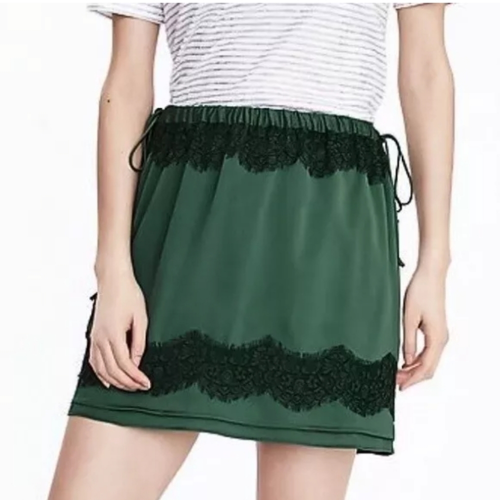 Banana Republic Satin look Lace Mini Skirt size medium